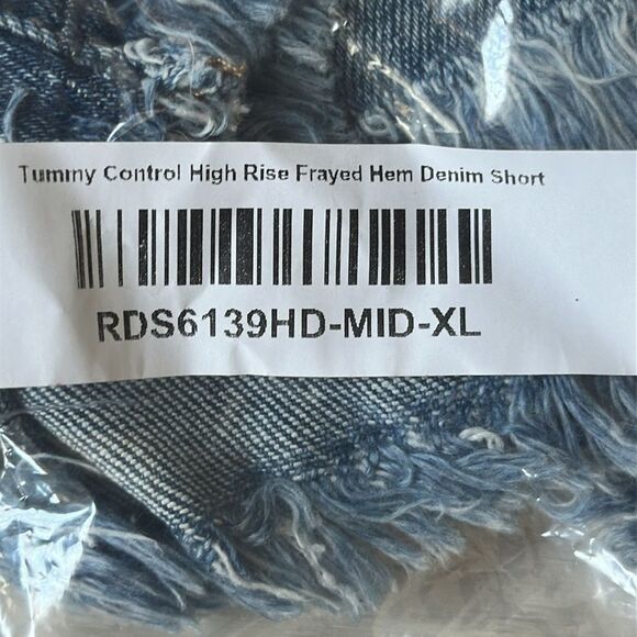 Risen Tummy Control High Rise Frayed Hem Denim Short in Medium wash New with tag - Picture 7 of 8